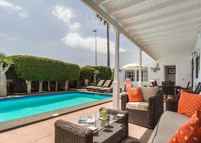 Charming 4 Bedrooms Tarez Private Pool * Puerto del Carmen (Lanzarote)