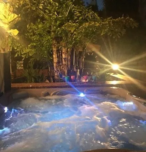 Charming 4 Bedrooms Tarez Private Pool 卡门港