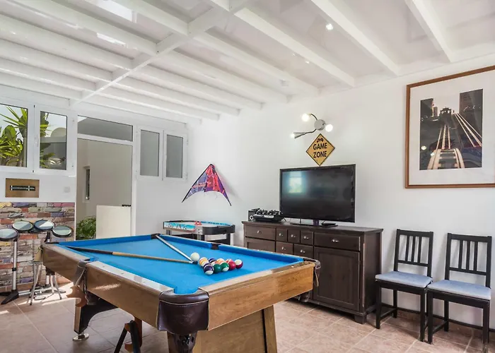 Charming 4 Bedrooms Tarez Private Pool Vila *