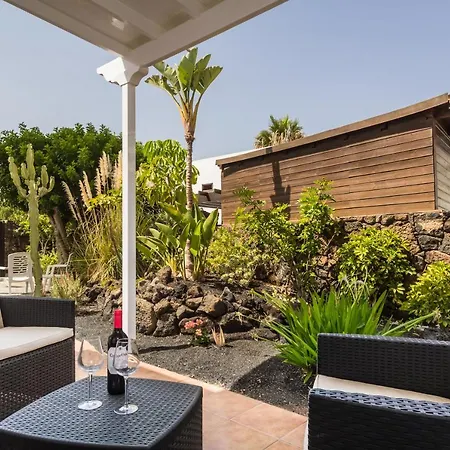 Charming 4 Bedrooms Tarez Private Pool Close To The Old Town * Puerto del Carmen (Lanzarote)