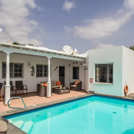 Charming Puerto Del Carmen 4 Bedrooms Tarez Private Pool Close To The Old Town Puerto del Carmen (Lanzarote)