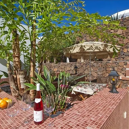 Charming Puerto Del Carmen 4 Bedrooms Tarez Private Pool Close To The Old Town Villa