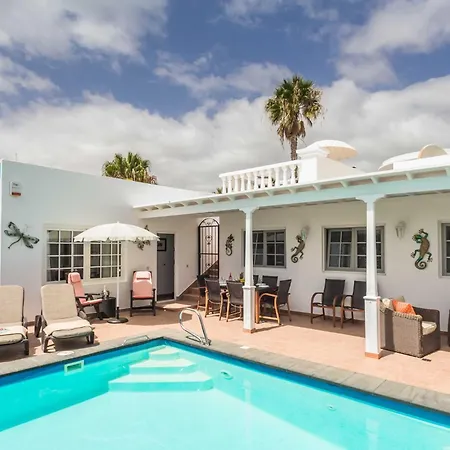 Charming 4 Bedrooms Tarez Private Pool فيلة