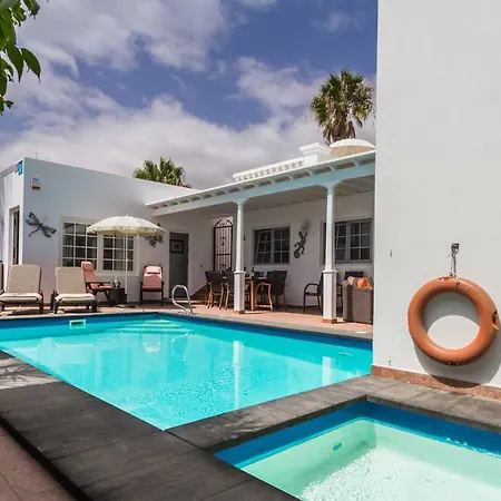 فيلة Charming 4 Bedrooms Tarez Private Pool