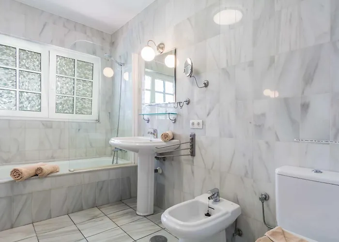 Charming 4 Bedrooms Tarez Private Pool *