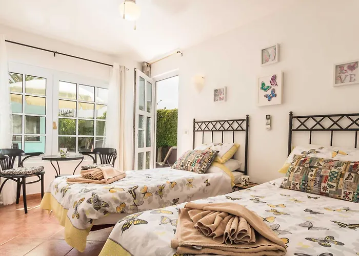 Villa Charming 4 Bedrooms Tarez Private Pool