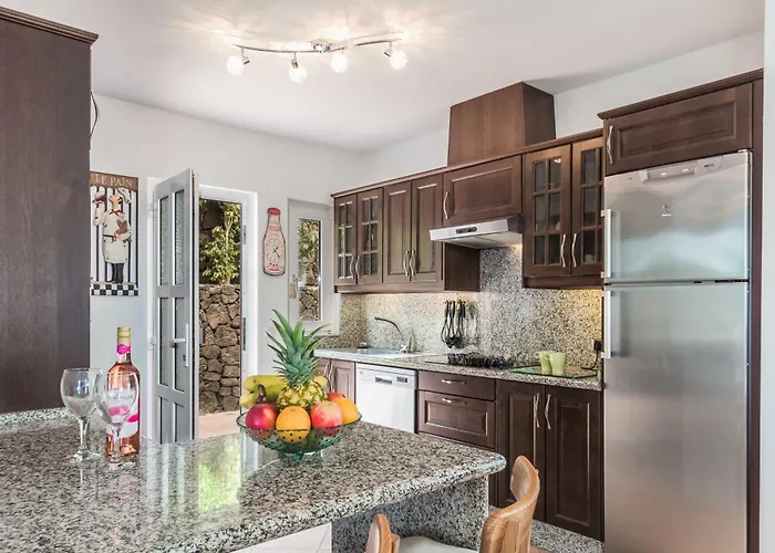 Charming 4 Bedrooms Tarez Private Pool * Puerto del Carmen (Lanzarote)