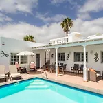 Villa Charming 4 Bedrooms Tarez Private Pool *